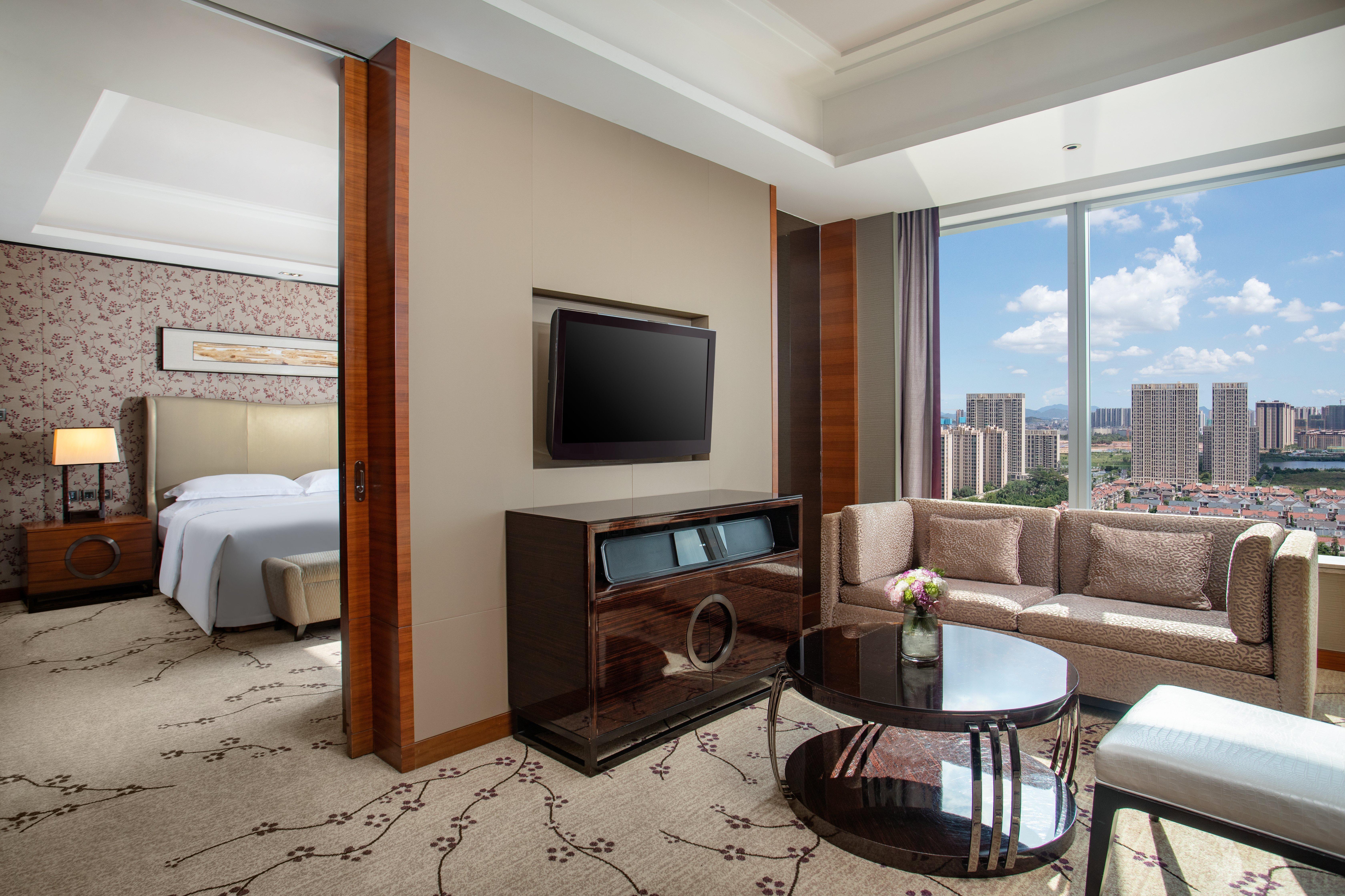 Crowne Plaza Huizhou By Ihg Hotel Exterior photo
