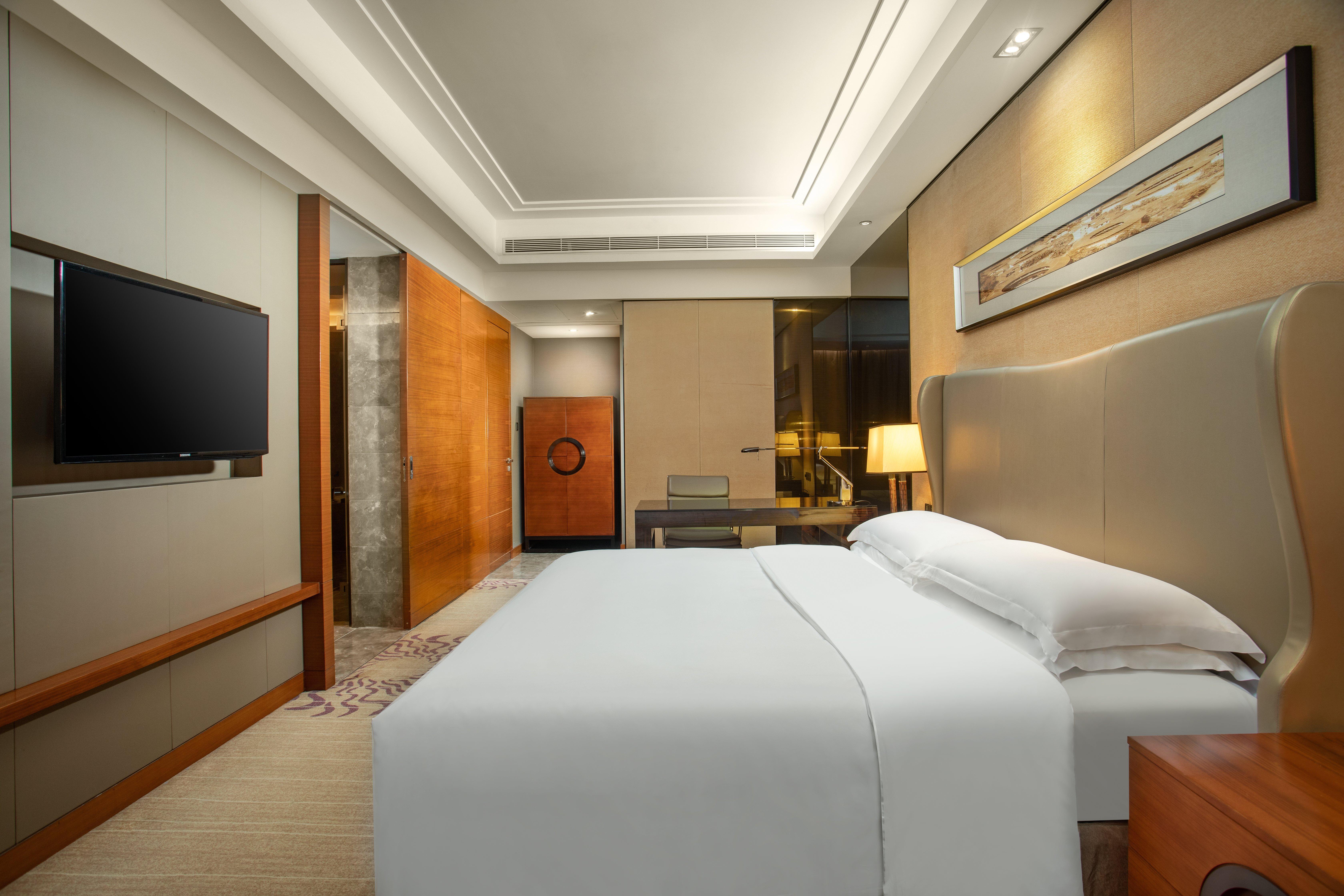 Crowne Plaza Huizhou By Ihg Hotel Exterior photo